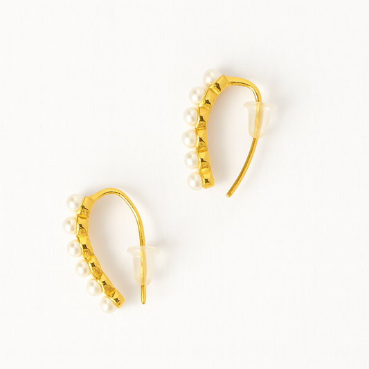 Dainty U Pearl Earrings
