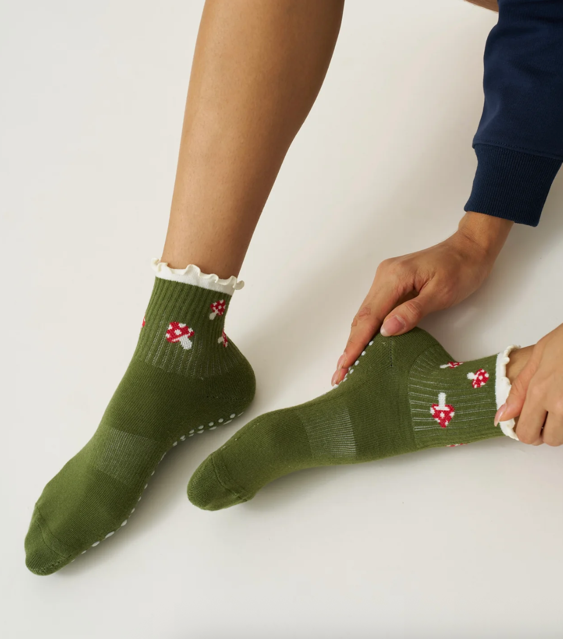 Mushroom Ruffle Grip Sock